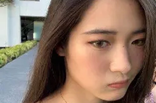 王健林为闪闪铺路黄一鸣太得意暗示爷爷认下孙女网友：撒谎