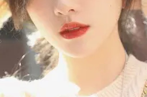 女星超大牌排场惹热议与男助理亲密举动引全网吵翻