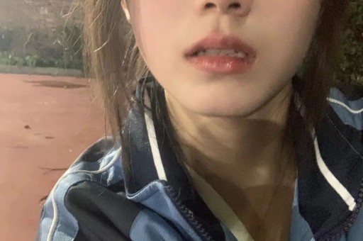 震碎三观!女教师在丈夫出差期间出轨微信聊天记录和照片被曝光 震碎三观!女教师在丈夫出差期间出轨微信聊天记录和照片被曝光