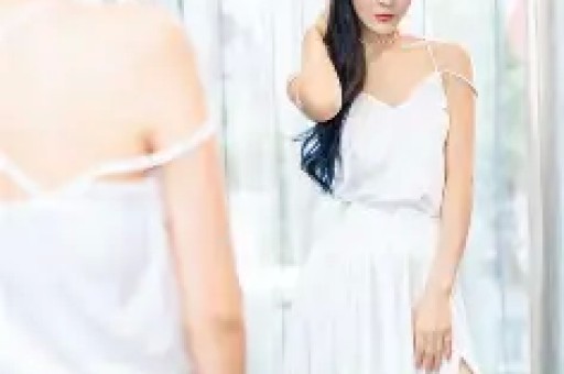 又是婚内出轨?男明星和女演员车内缠绵公共场合出双入对不避讳 又是婚内出轨?男明星和女演员车内缠绵公共场合出双入对不避讳