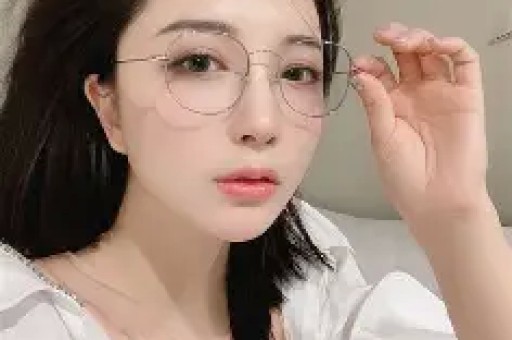 王者荣耀电竞选手西安WE小新被爆家暴出轨女生表示曾有过轻生的想法
